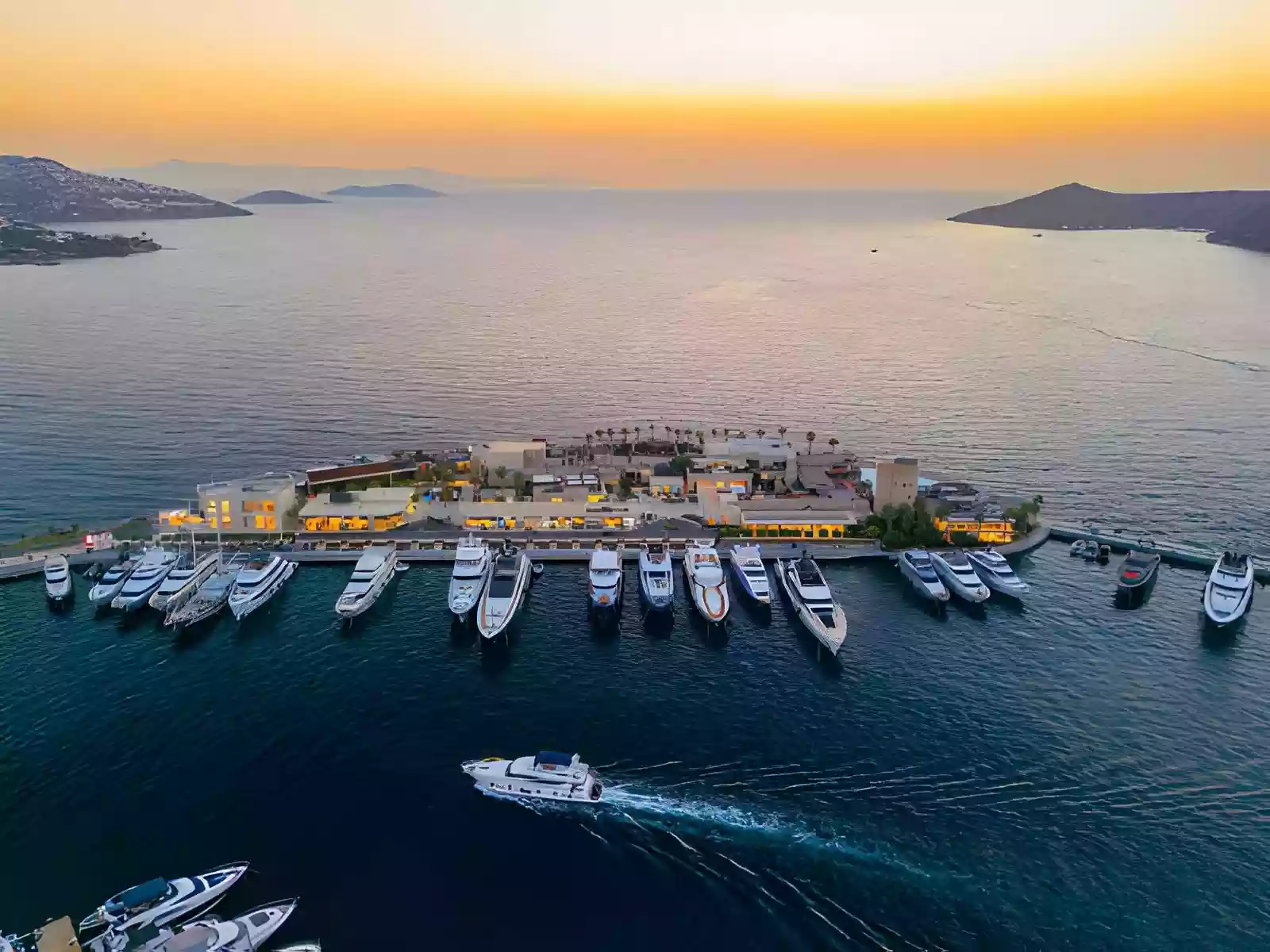 Yalıkavak Marina Bodrum yatlar ve deniz